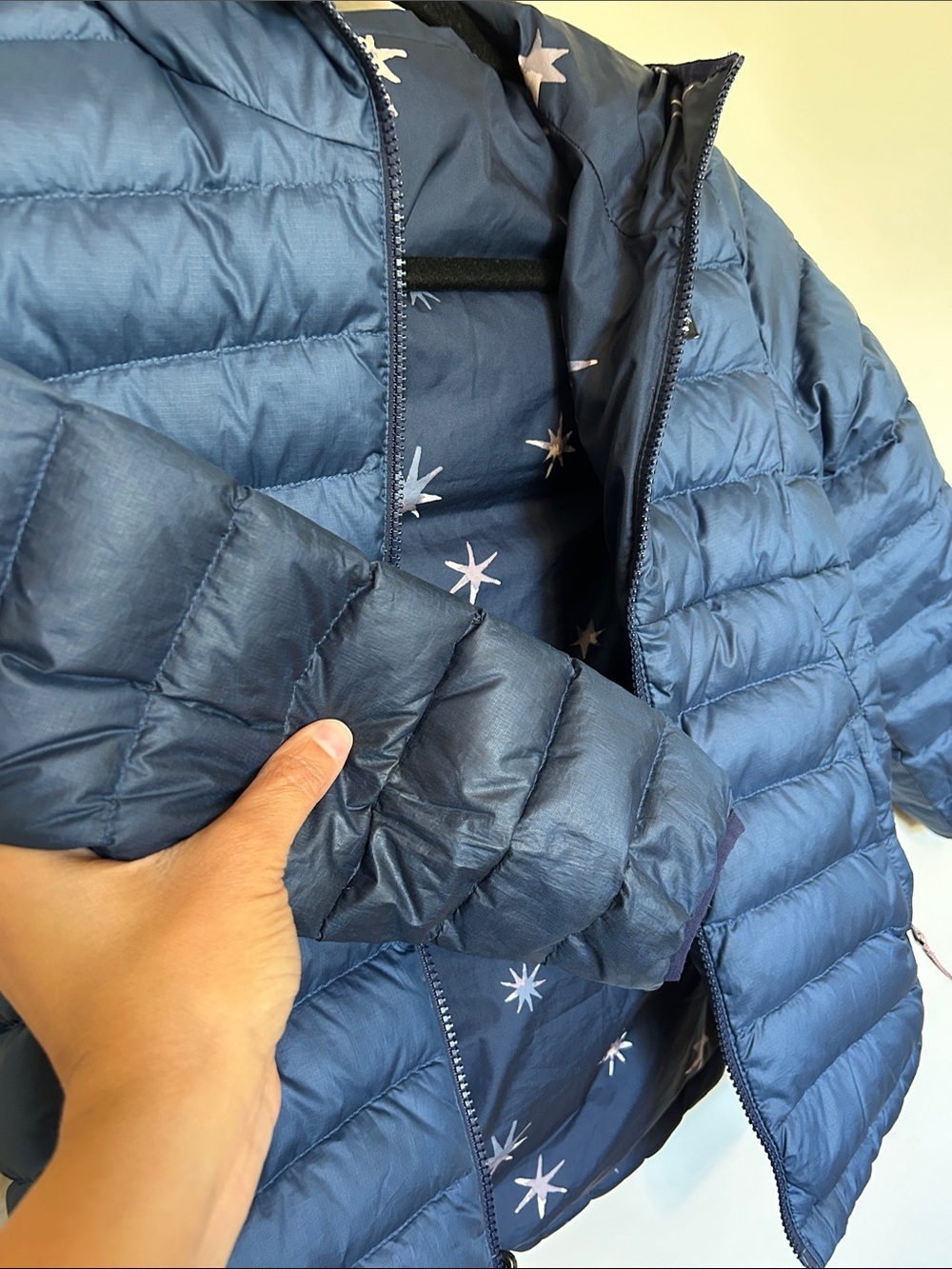 Patagonia Reversible Kids Navy Blue Puffer Jacket with Hood - Picture 2 of 5